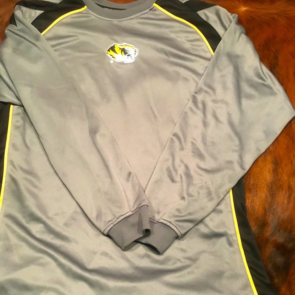 Men’s long sleeve shirt